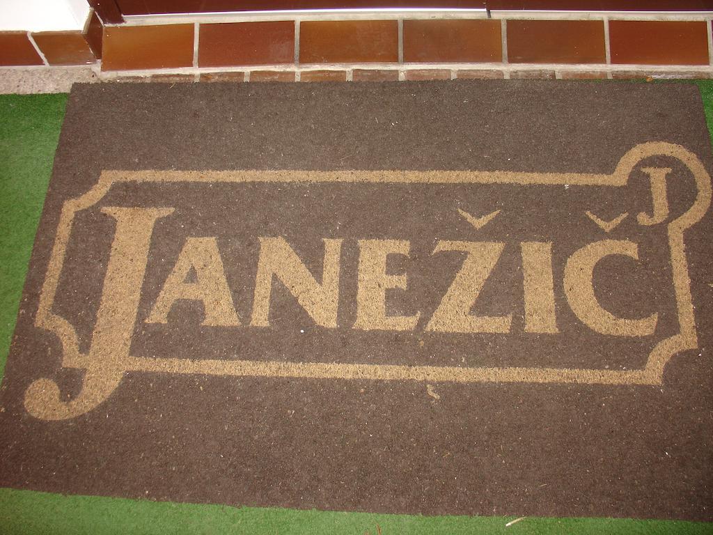 B&B Janezic ลูบลิยานา ภายนอก รูปภาพ